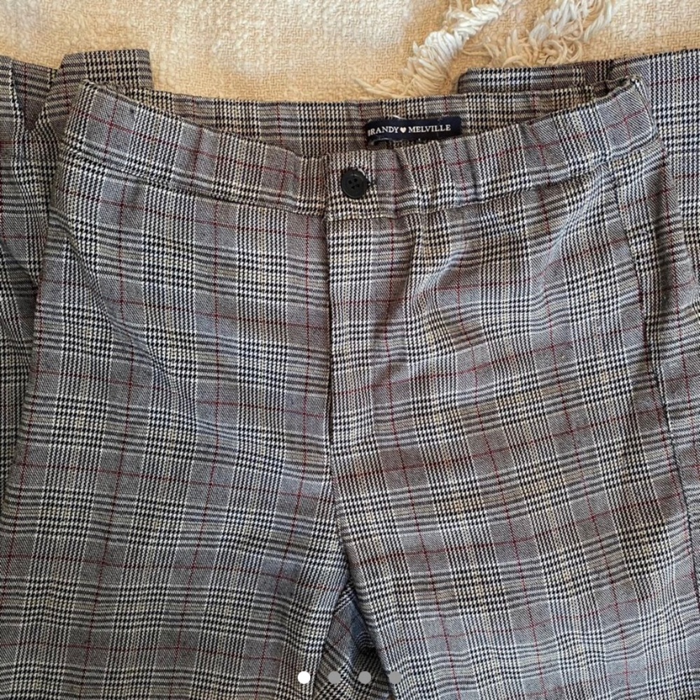 Brandy Melville straight legged gray plaid pants